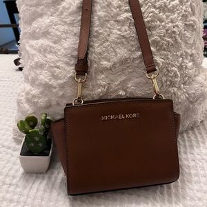 Michael Kors Mini Crossbody